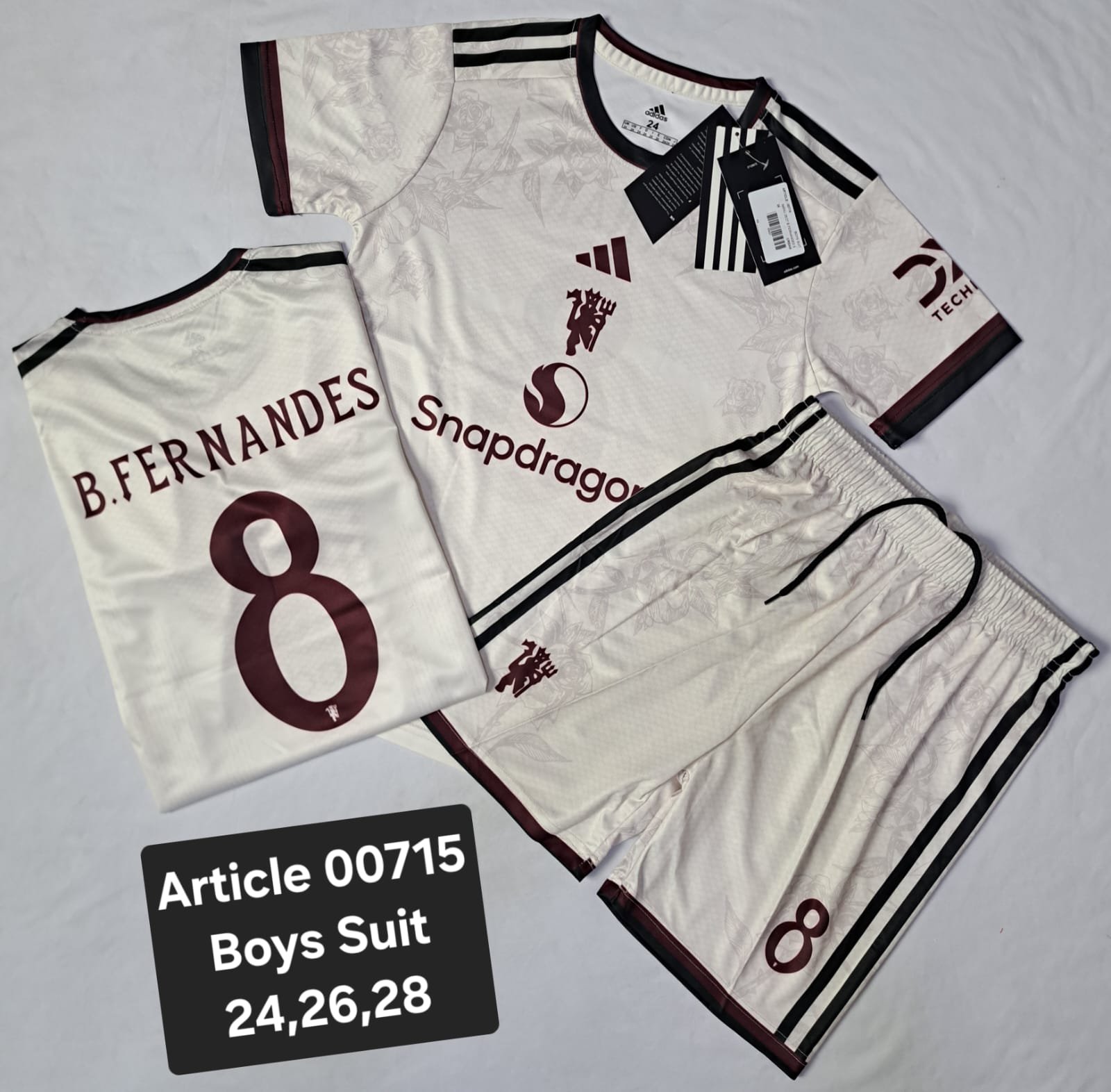 MAN U 26/27 B. FERNANDES 8 CREAM  00715