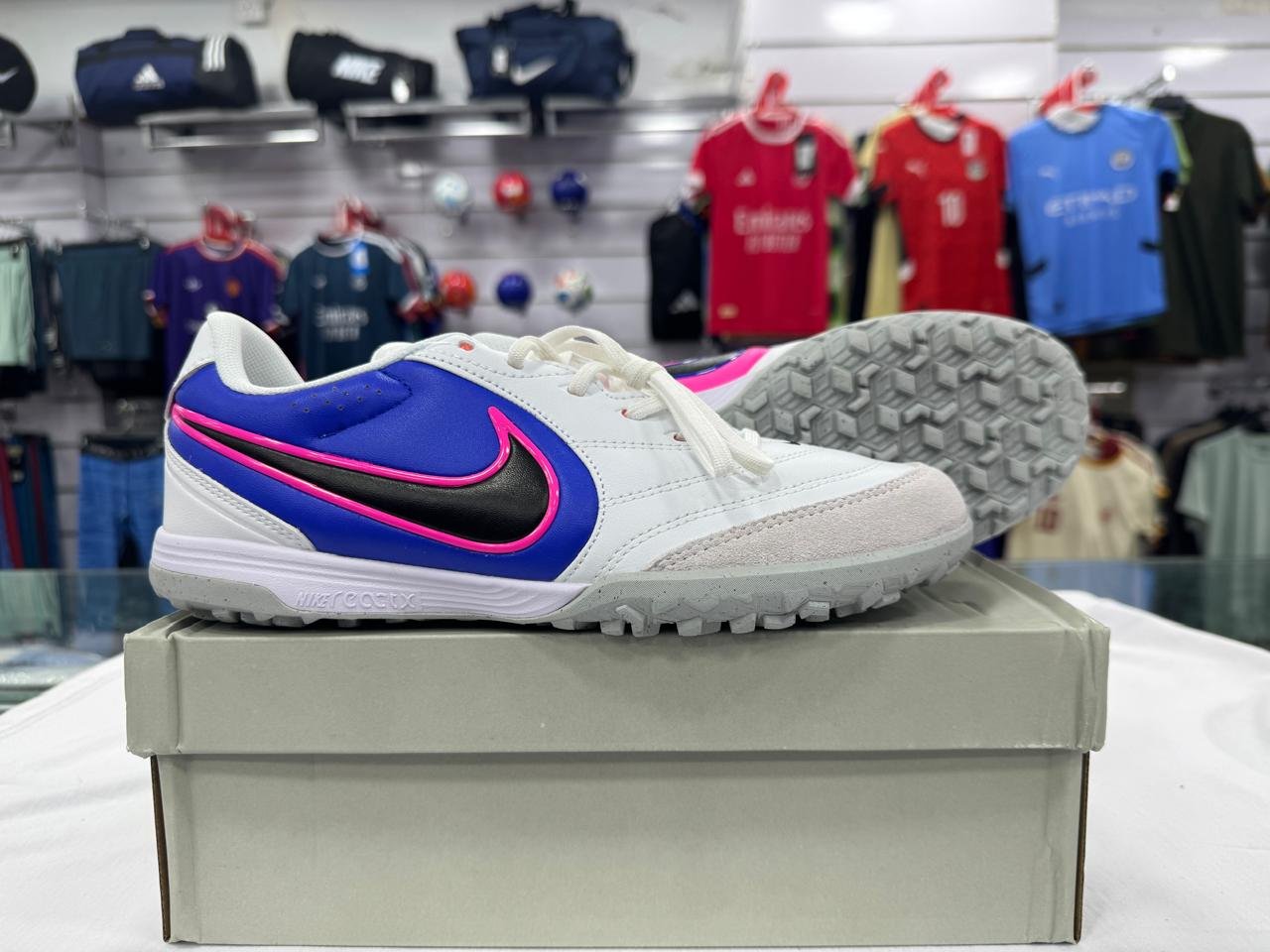 Nike Tiemp Ligera Grippers