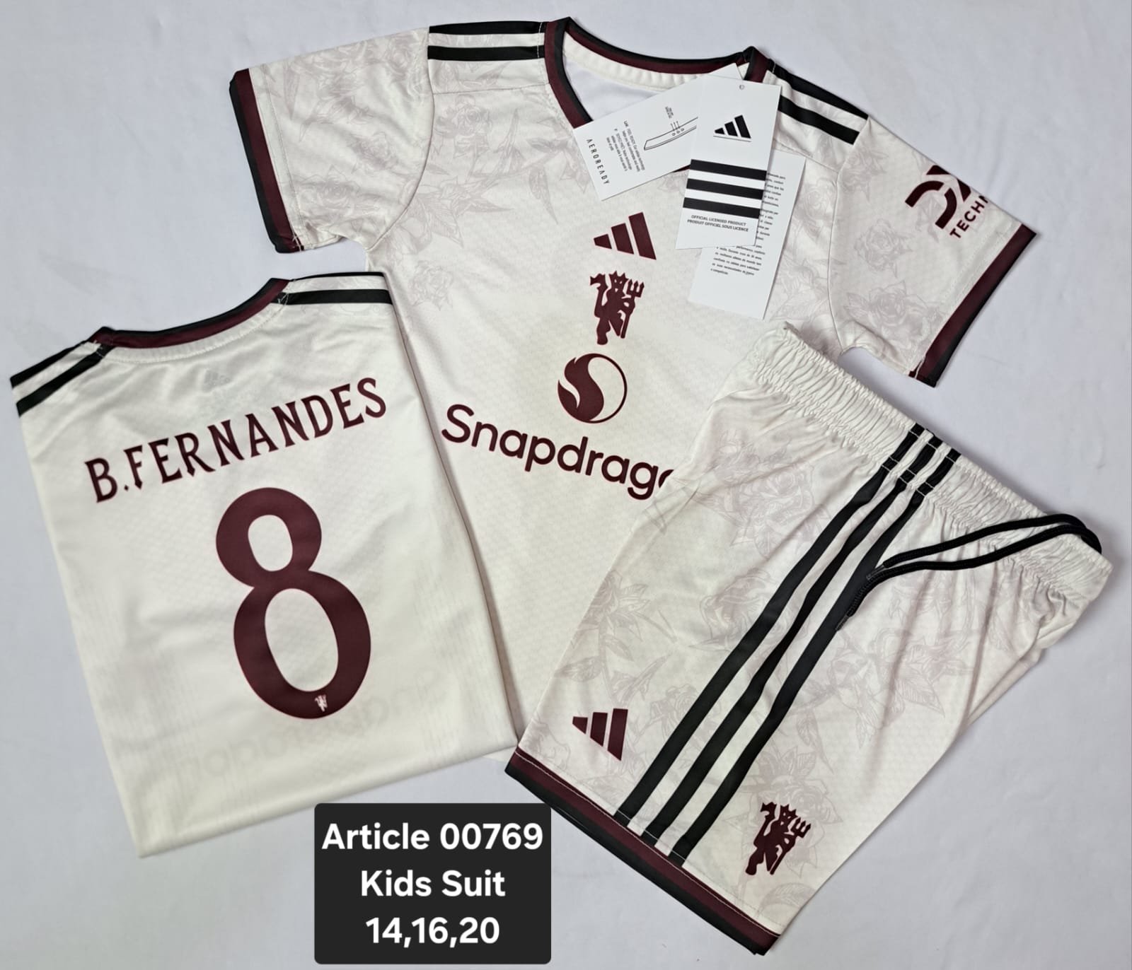 Manchester United  Colour: Creem  Kids Suit Player: Bruno Fernandes